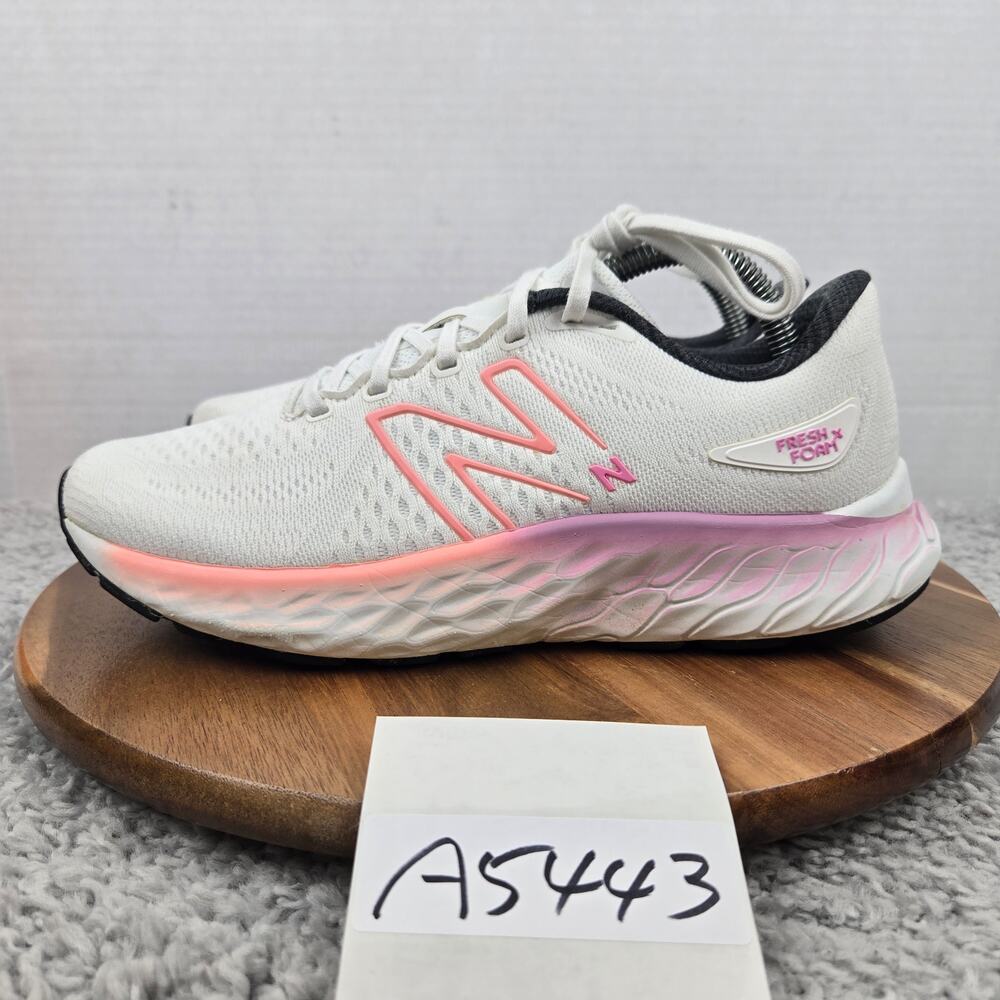 New Balance Womens 8.5B Fresh Foam X EVOZ v3 White Pink Gym Road Running Shoe